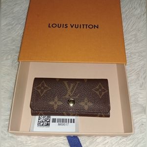 🌟Louis Vuitton 4 Key Holder
